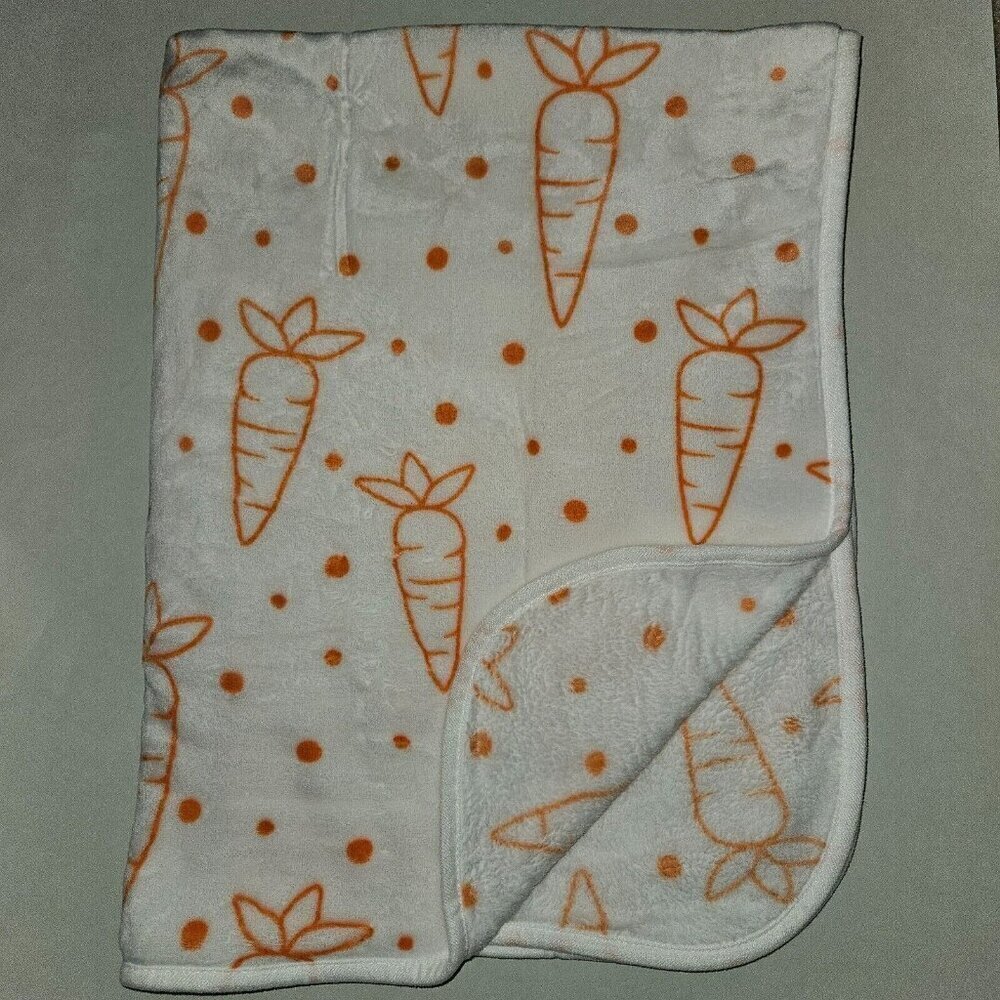 Carrots Fleece Baby Blanket White Orange Polka Dots Kuschelset My Living Style